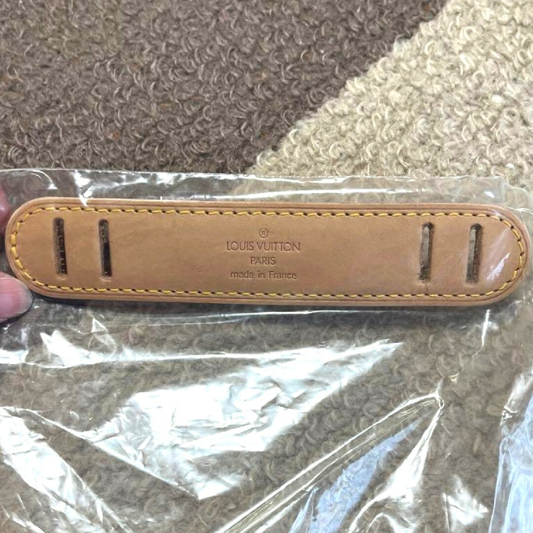 LOUIS VUITTON(ルイヴィトン)のルイヴィトン 肩あて 肩パッド LOUIS VUITTON レディースのバッグ(その他)の商品写真