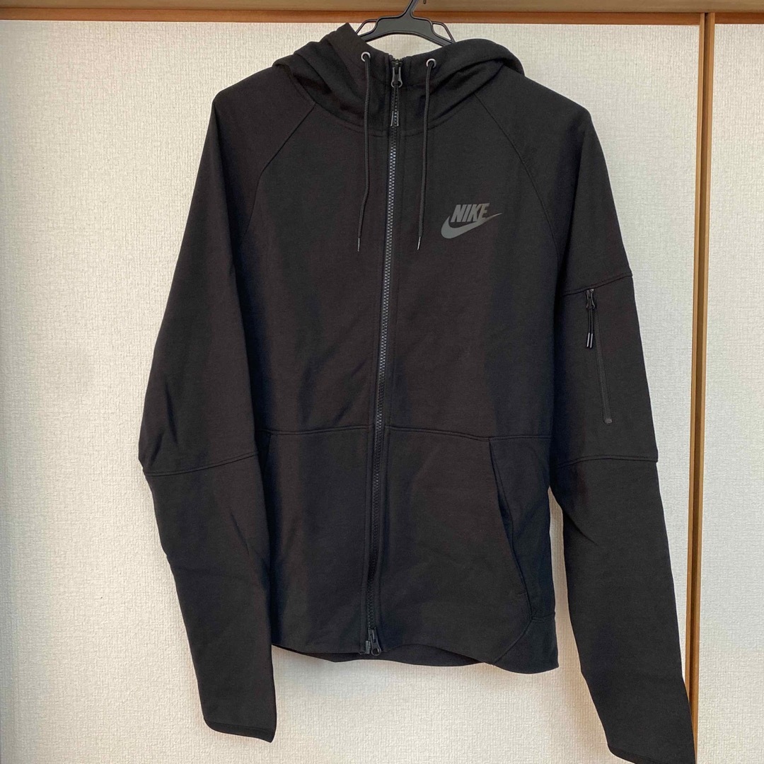 NIKE(ナイキ)のナイキ　ジップアップフーディ　Mサイズ メンズのトップス(パーカー)の商品写真