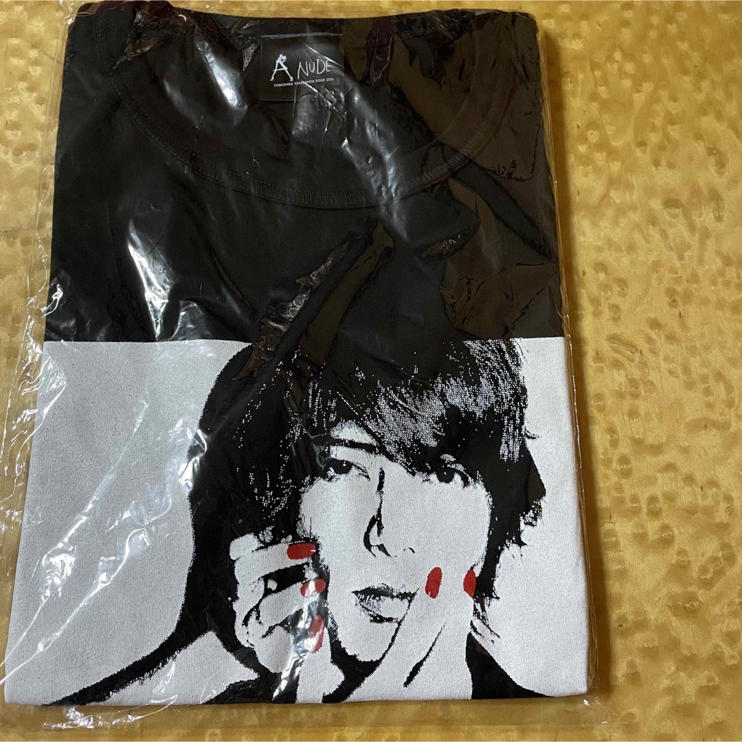 山下智久(ヤマシタトモヒサ)の【新品・未使用・未開封】山下智久　ツアー　Tシャツ エンタメ/ホビーのタレントグッズ(アイドルグッズ)の商品写真