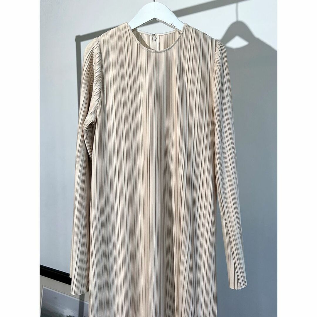 完売 新品 ClaSTEllaR PLEATED LONG DRESS ベージュ