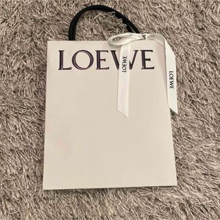 ロエベ(LOEWE)の【美品】ロエベ　ショッパー　リボン付き(ショップ袋)