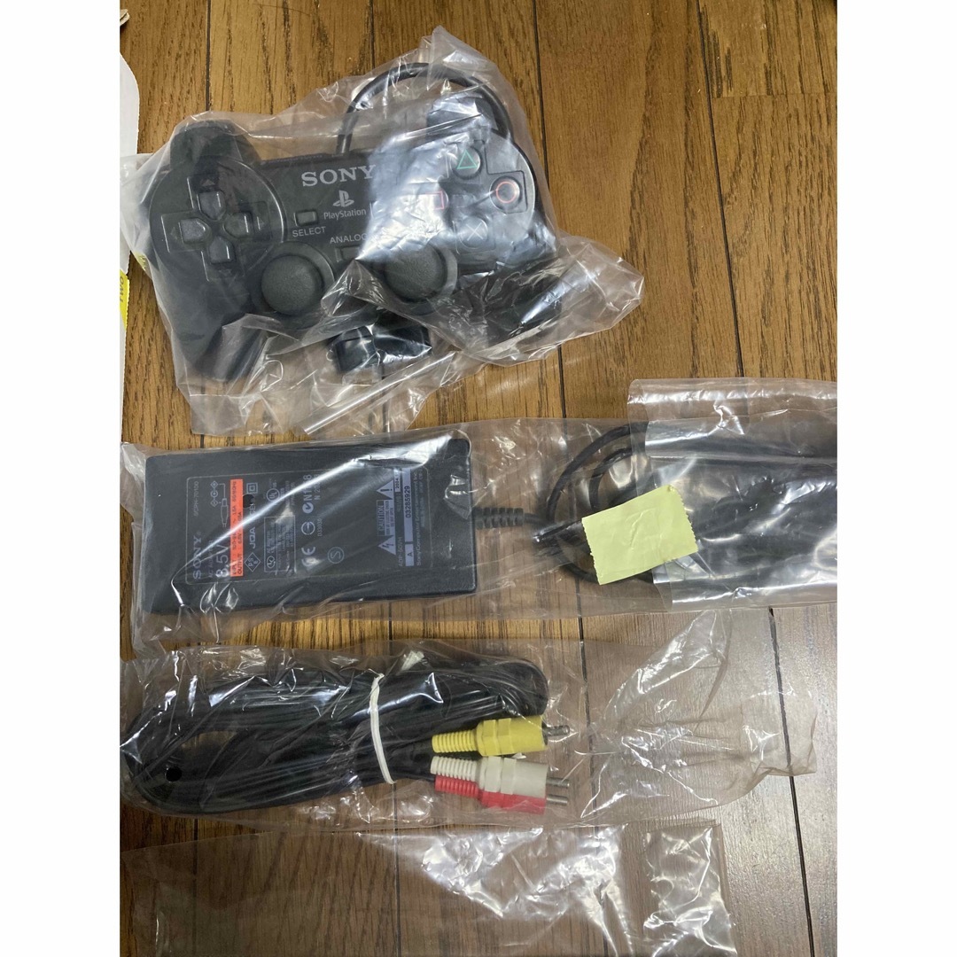 PlayStation2(プレイステーション2)のSONY PlayStation2 SCPH-70000 cb ジャンク品 エンタメ/ホビーのゲームソフト/ゲーム機本体(家庭用ゲーム機本体)の商品写真