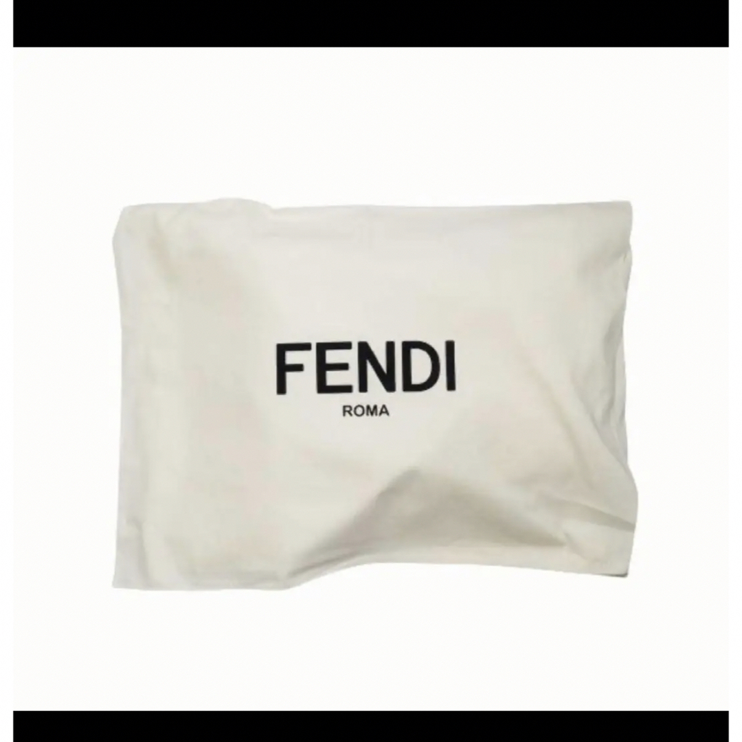 新品　FENDI マフラー　ホワイト　ウールマフラー　ロゴ　クリスマス　ギフト