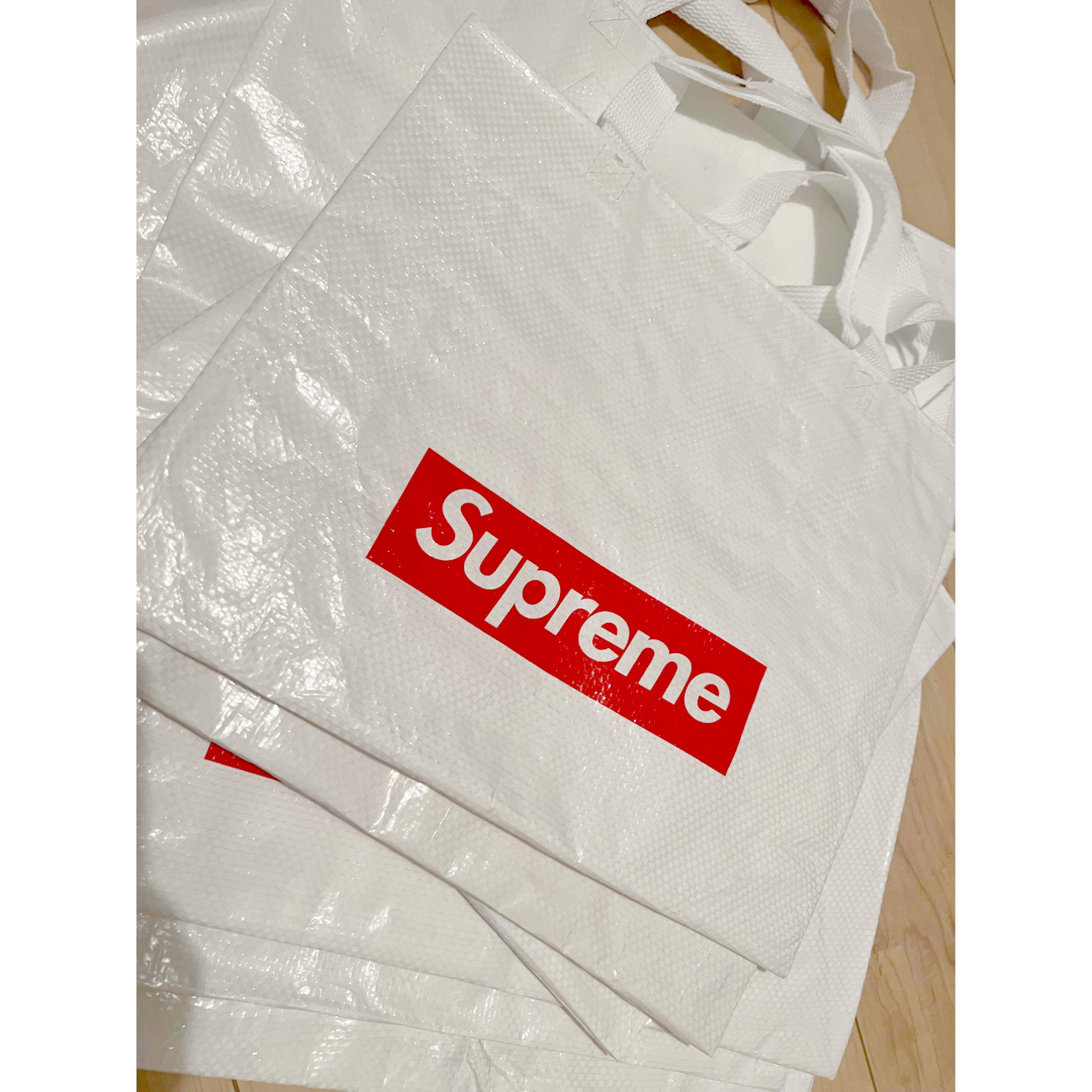 Supreme(シュプリーム)の【 Supreme Box Logo 】ショッパー(小) メンズのバッグ(エコバッグ)の商品写真