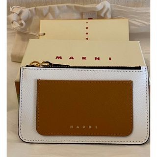 マルニ MARNI カードケース フラグメントケース ホワイト ブルー