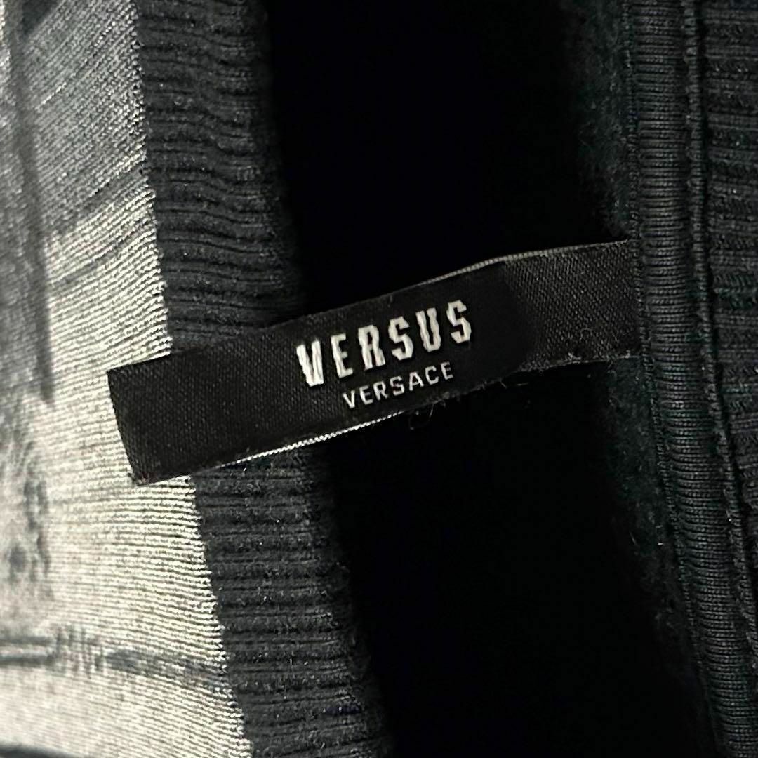 ヴェルサスヴェルサーチ Versus 総柄入りスウェット ジャンニ 即完売