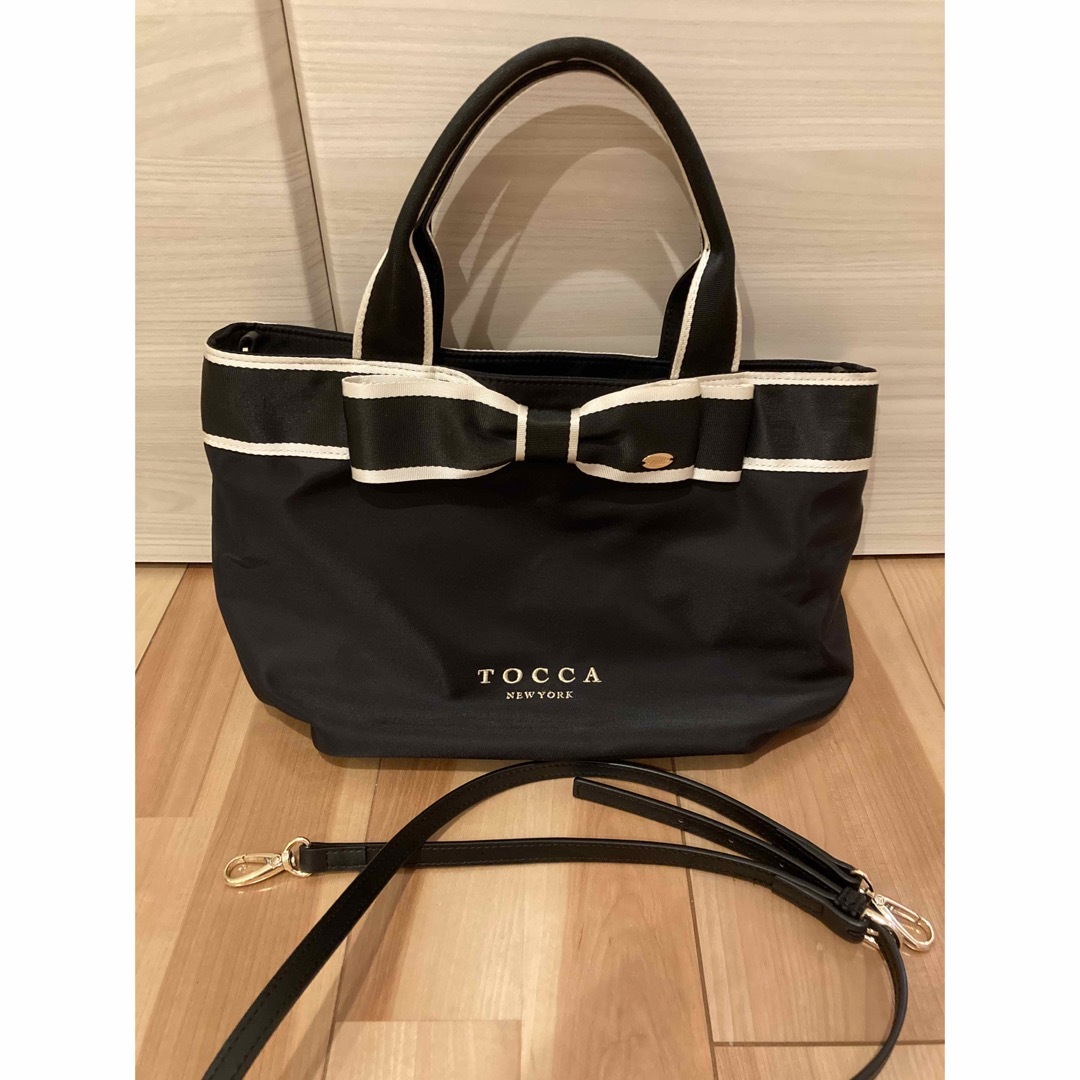 TOCCA(トッカ)のtoccaトッカ　リボン　トートバッグ　ショルダーバック レディースのバッグ(ボストンバッグ)の商品写真