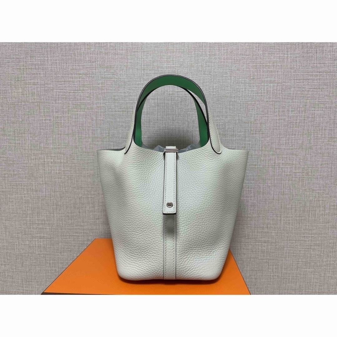 Hermes(エルメス)の★tas 様専用★ペガサスPM　B刻印/ピコタンロックPM B刻印　エクラ レディースのアクセサリー(チャーム)の商品写真