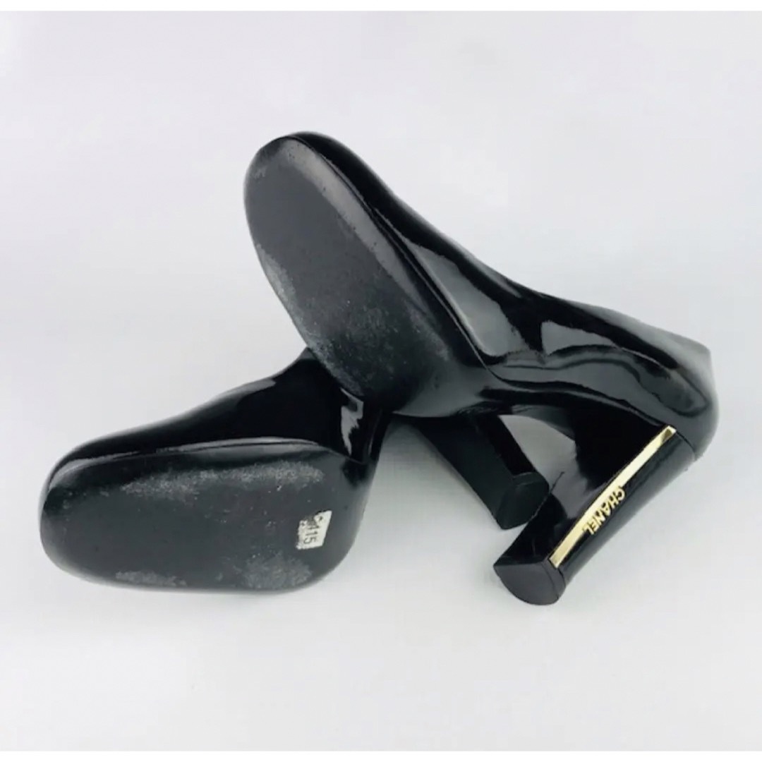 CHANEL - 美品☆CHANEL・パテントレザー メタルアイコンロゴ パンプス