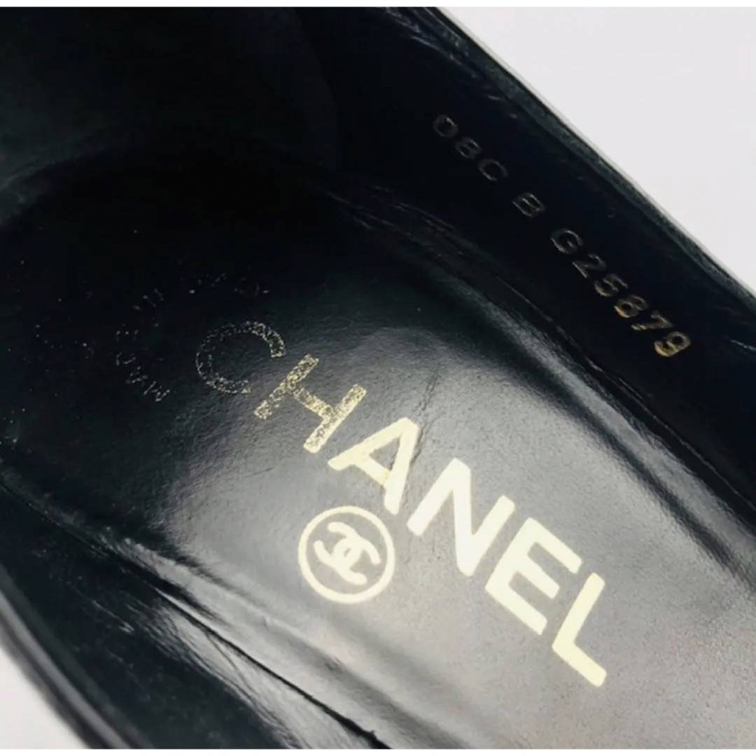 美品☆CHANEL・パテントレザー メタルココマーク パンプス(35C