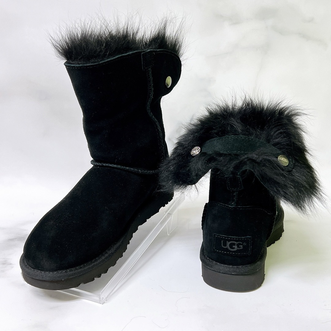 【新品未使用】UGG W VALENTINA スワロフスキーファーブーツ22.0 | フリマアプリ ラクマ