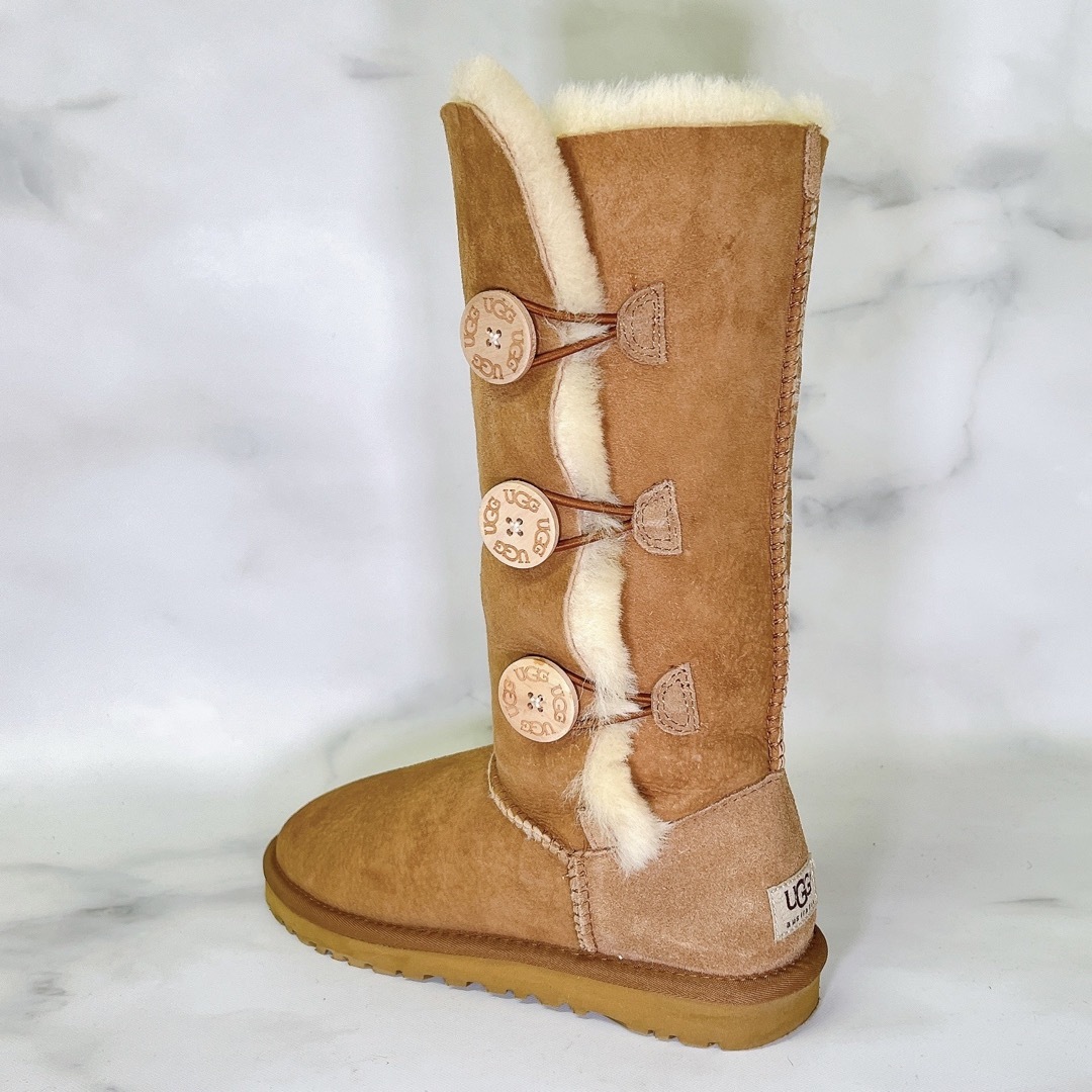 【美品】UGG ムートンブーツ ベイリーボタン トリプレット ベージュ 23.0