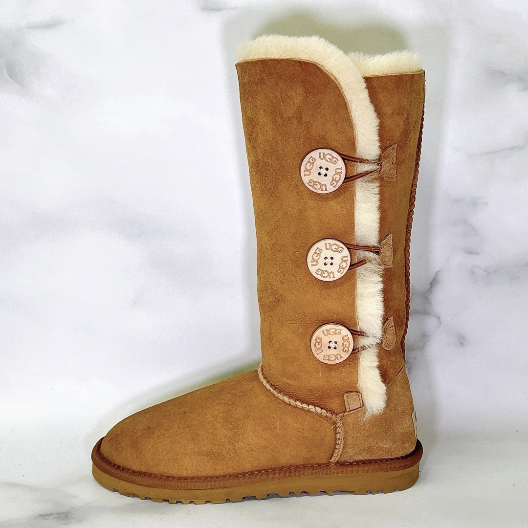 ugg ベイリーボタン　ムートン　ブーツ