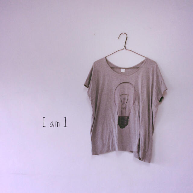 I am I(アイアムアイ)のI am I 電球Tシャツ レディースのトップス(Tシャツ(半袖/袖なし))の商品写真