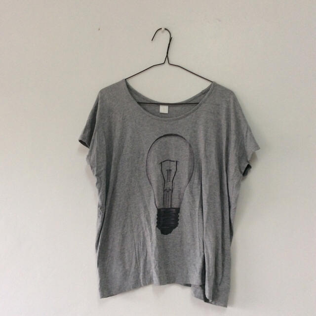 I am I(アイアムアイ)のI am I 電球Tシャツ レディースのトップス(Tシャツ(半袖/袖なし))の商品写真