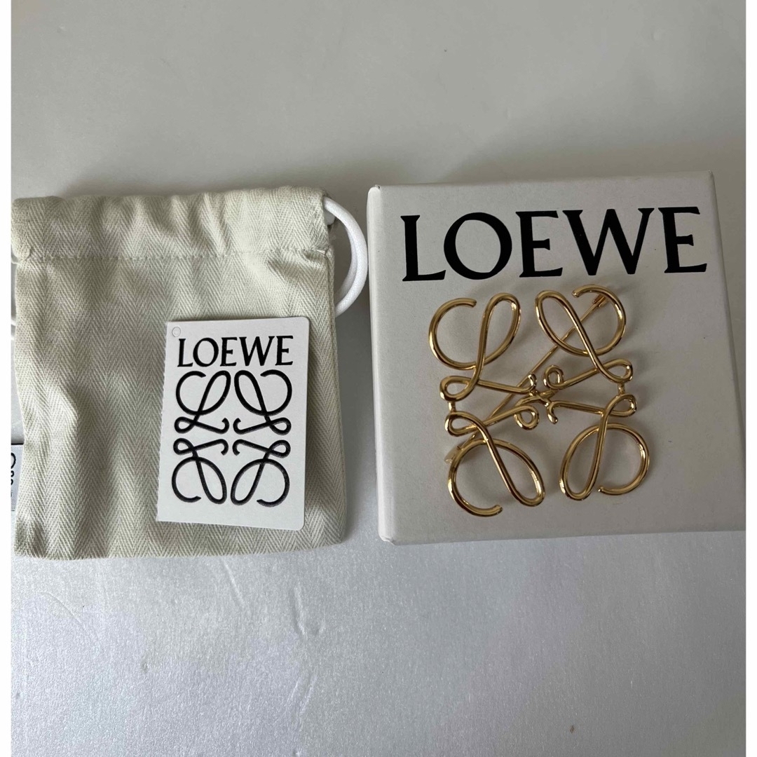 LOEWE ロエベ 正規品 アナグラム ブローチ ゴールドブローチ/コサージュ