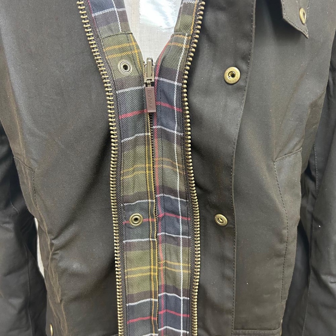 Barbour(バーブァー)の新品 BARBOUR メンズ ジャケット ASHBY WAX オリーブMサイズ メンズのジャケット/アウター(ブルゾン)の商品写真