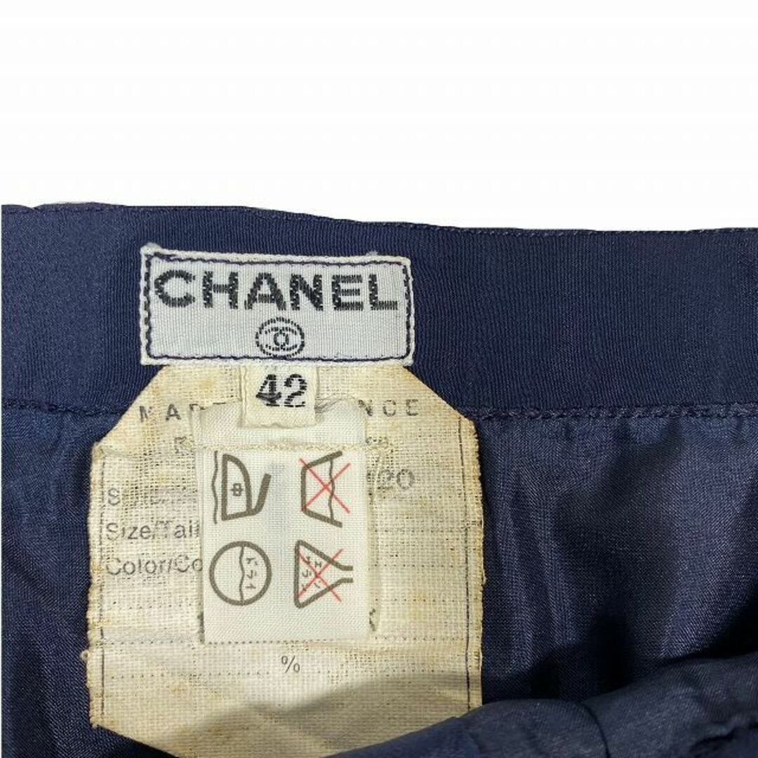 CHANEL(シャネル)のシャネル ヴィンテージ シルク ロングスカート ココマーク フロントボタン  レディースのスカート(ロングスカート)の商品写真