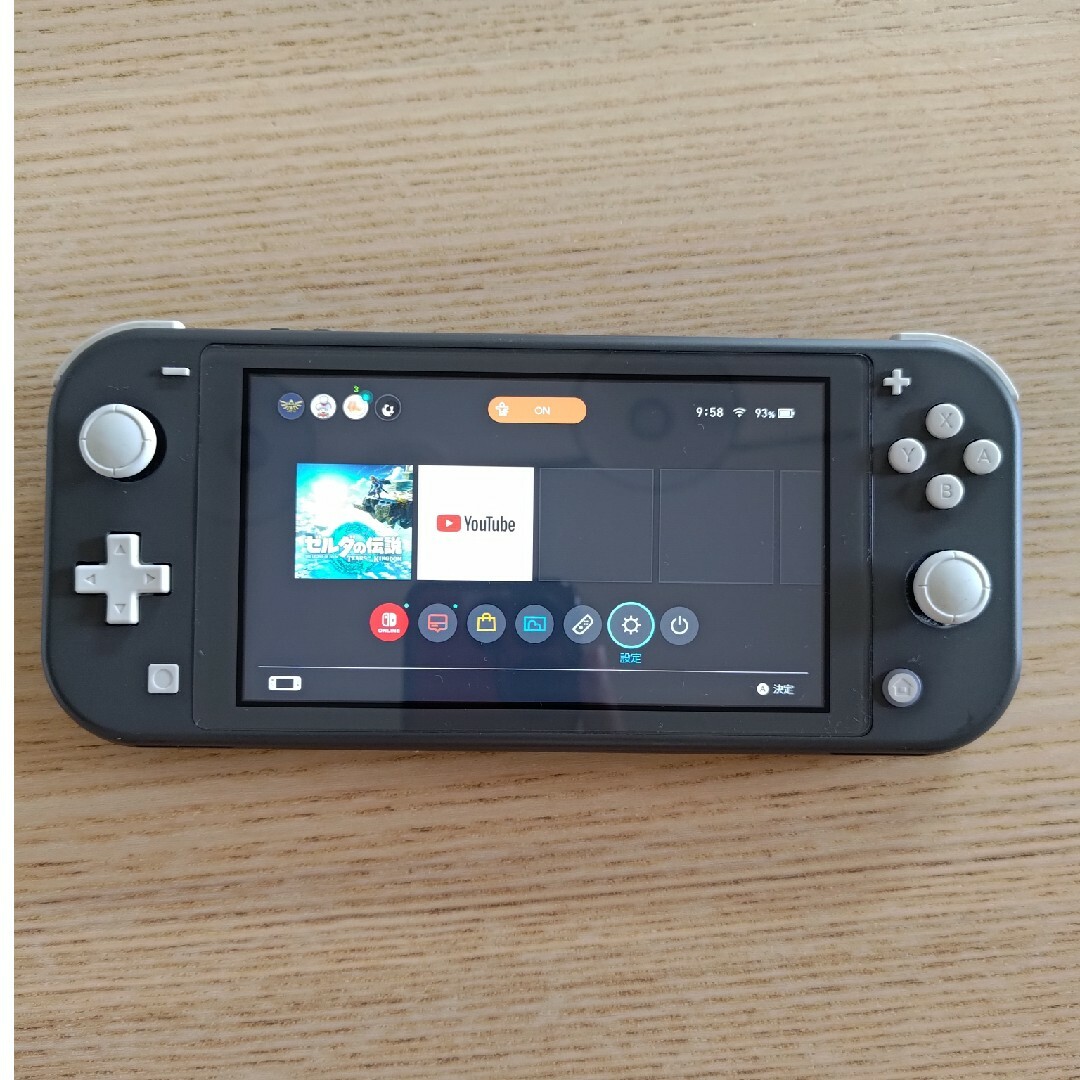 Nintendo Switch Liteグレー エンタメ/ホビーのゲームソフト/ゲーム機本体(家庭用ゲーム機本体)の商品写真