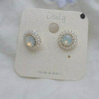 ピアス　ビジューピアス　コスチュームジュエリー(ピアス)