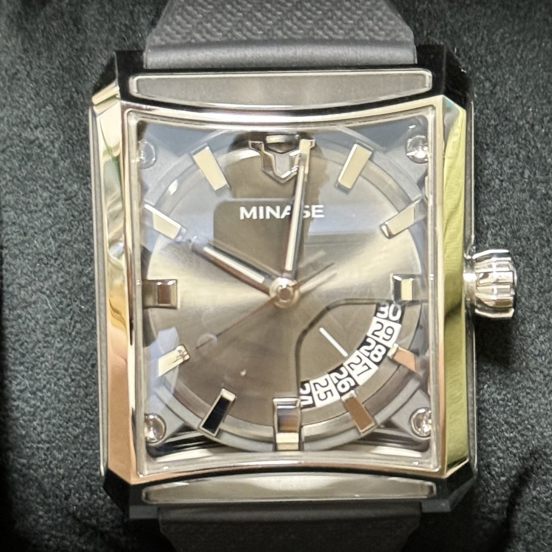 MINASE 国内正規品SEVEN WINDOWS  極美品　付属完全完備 メンズの時計(腕時計(アナログ))の商品写真