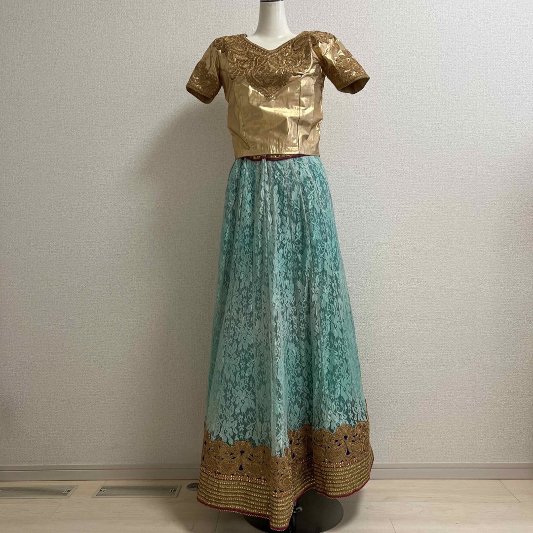 【No.311】インド　ネパール　民族衣装　ウェディングドレス　レヘンガ レディースのフォーマル/ドレス(その他ドレス)の商品写真