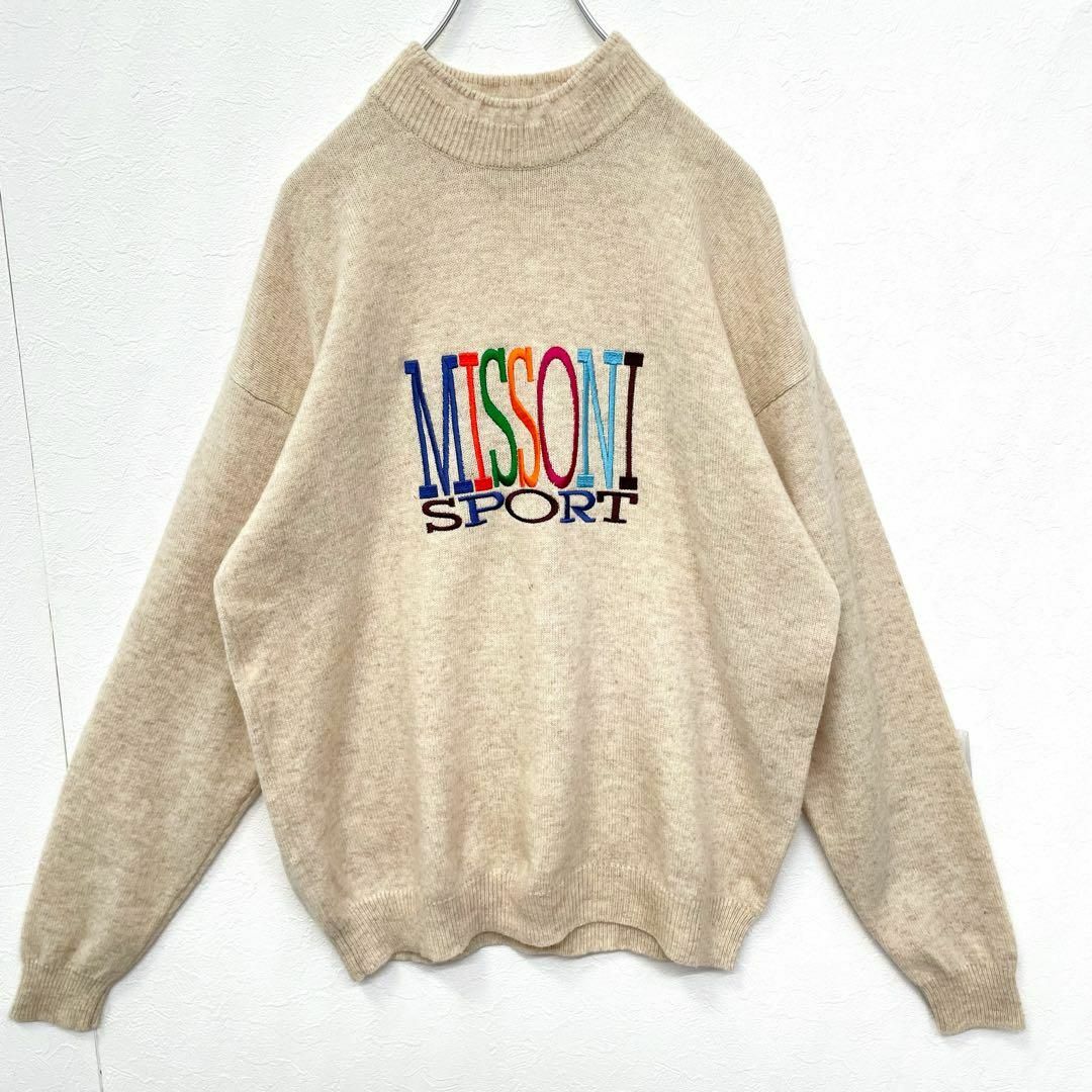 MISSONI(ミッソーニ)のミッソーニ　MISSONI　ビッグ刺繍ロゴ　モックネック　ウール　ニットセーター メンズのトップス(ニット/セーター)の商品写真