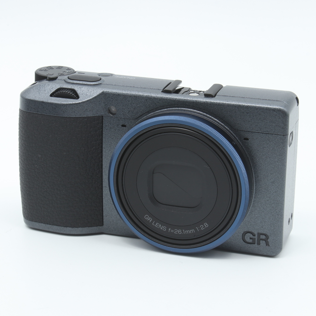 RICOH(リコー)の【新同品】リコー RICOH GR IIIx Urban Edition メタリックグレー デジタルカメラ ネイビー スマホ/家電/カメラのカメラ(デジタル一眼)の商品写真