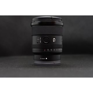 ソニー(SONY)のSEL20F18G (ほぼ新品)(レンズ(単焦点))