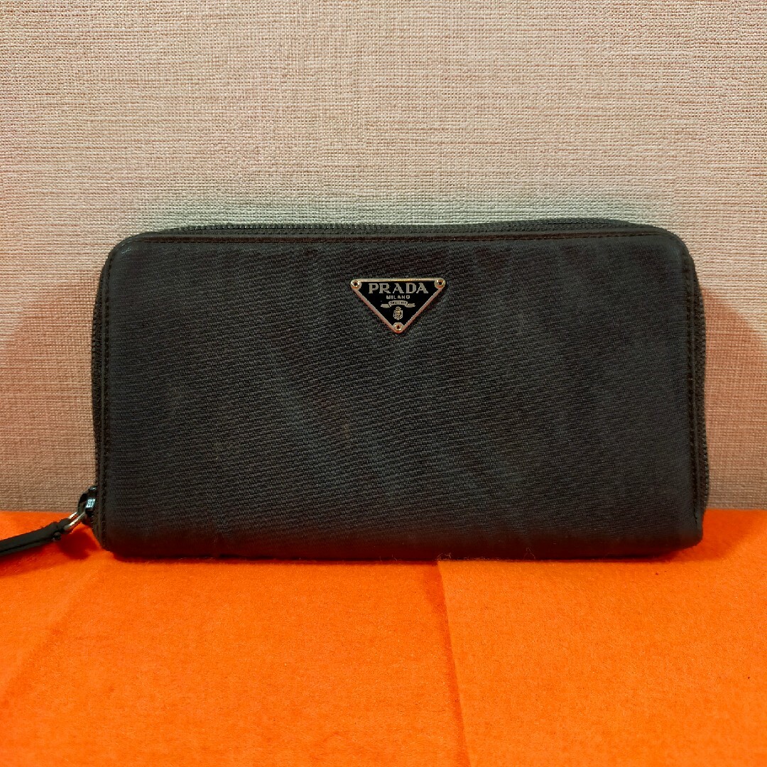 PRADA サフィアーノ 長財布 ナイロン 黒色 ブラック 三角ロゴ ラウンド