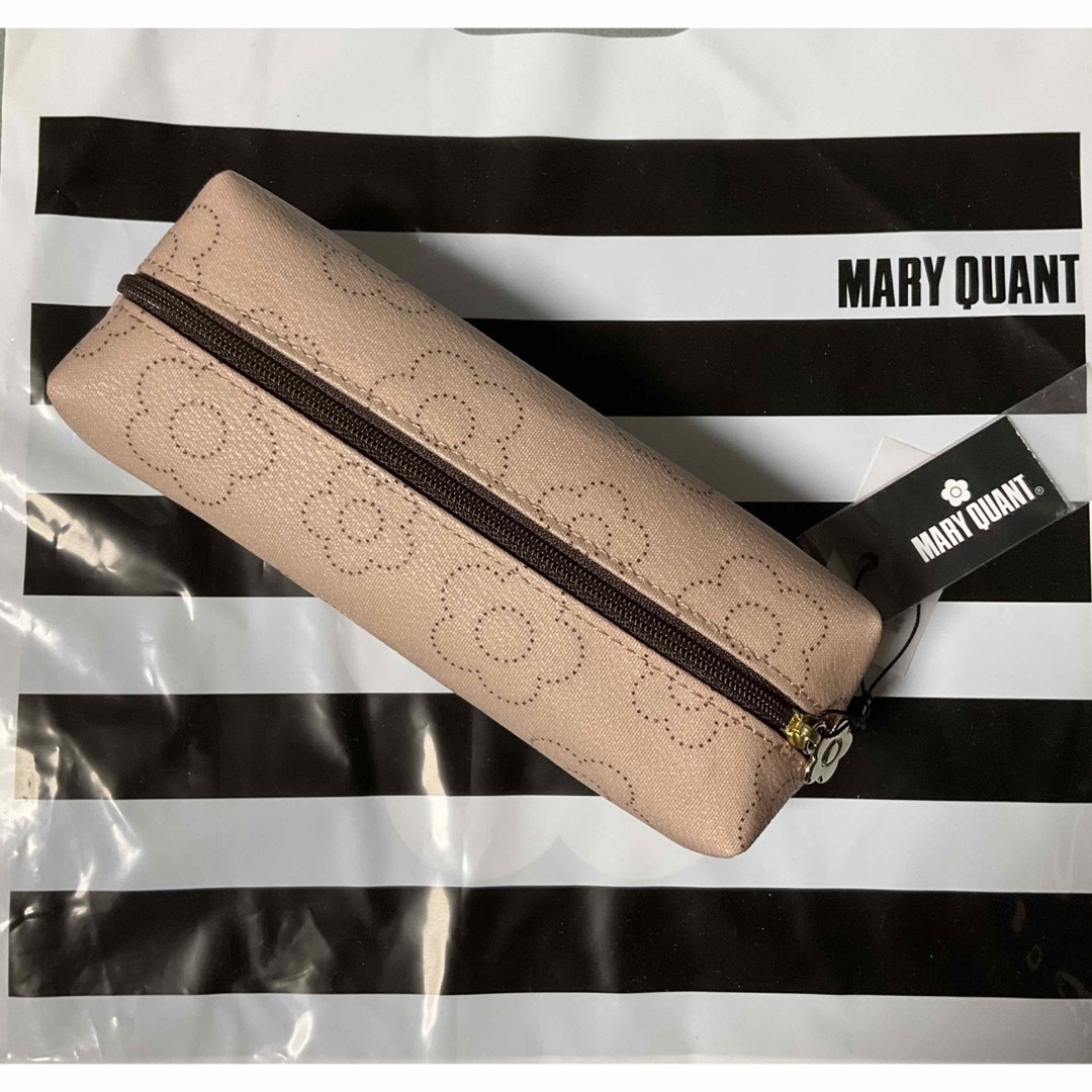 MARY QUANT(マリークワント)のマリークワント ポーチ　ペンケース　デイジー ピンクベージュ レディースのファッション小物(ポーチ)の商品写真