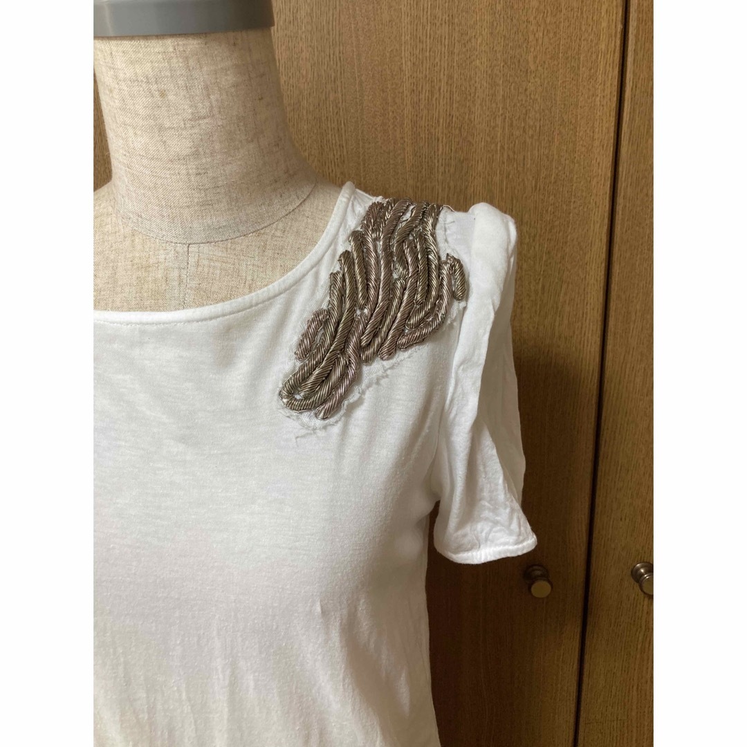 ZARA(ザラ)のzara メタリックパーツ　Tシャツ　白　シルバー メンズのトップス(Tシャツ/カットソー(半袖/袖なし))の商品写真