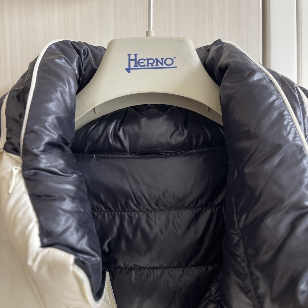HERNO(ヘルノ)のヘルノ　ダウンコート　44 リバーシブル　フード取外し可 レディースのジャケット/アウター(ダウンコート)の商品写真