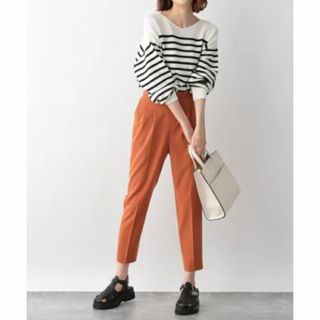 グローバルワーク(GLOBAL WORK)の●新品　GLOBAL WORK ウツクシルエットテーパードパンツ(カジュアルパンツ)