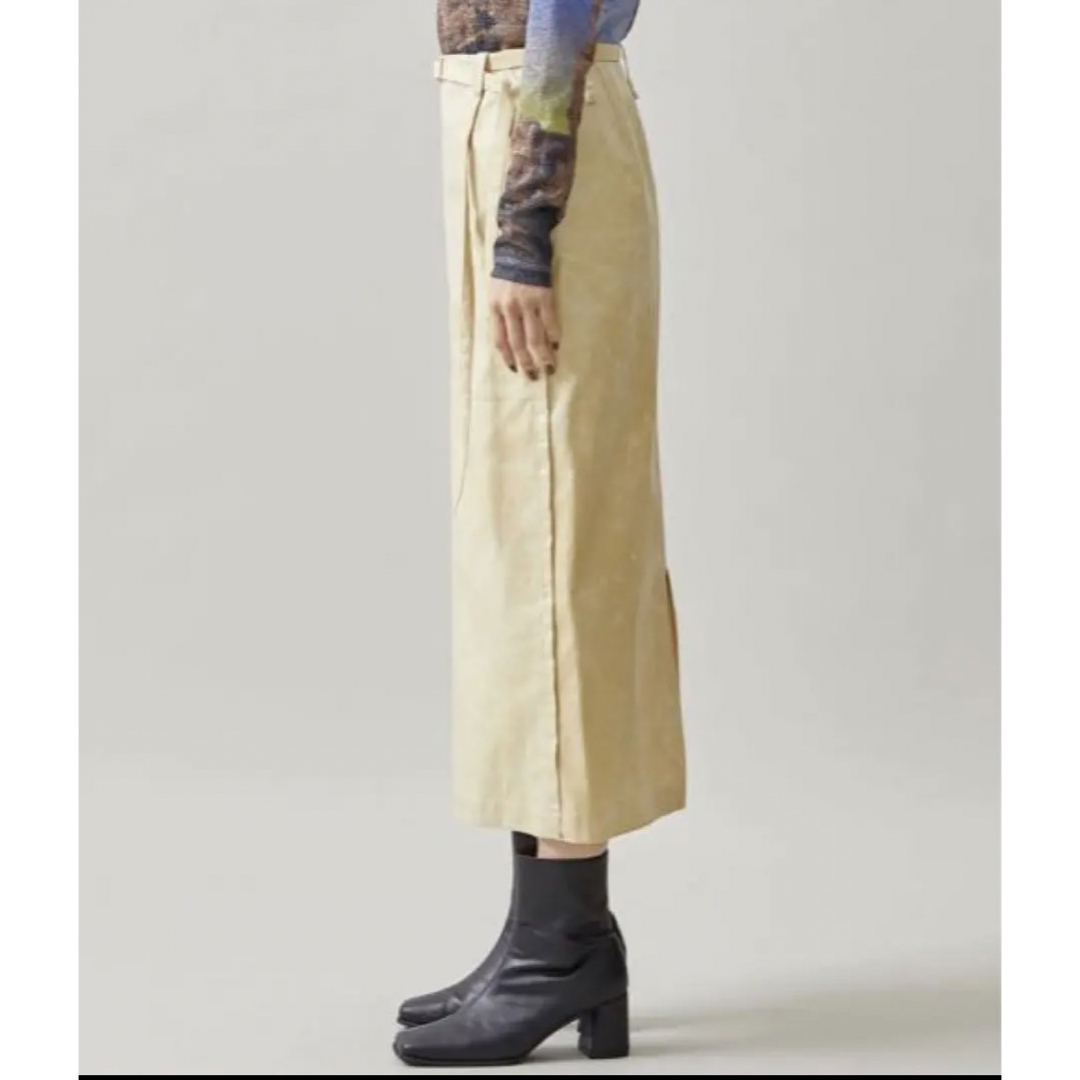 muller of yoshiokubo(ミュラーオブヨシオクボ)のmuller of yoshiokubo ムーンタイトスカート　イエロー レディースのスカート(ロングスカート)の商品写真