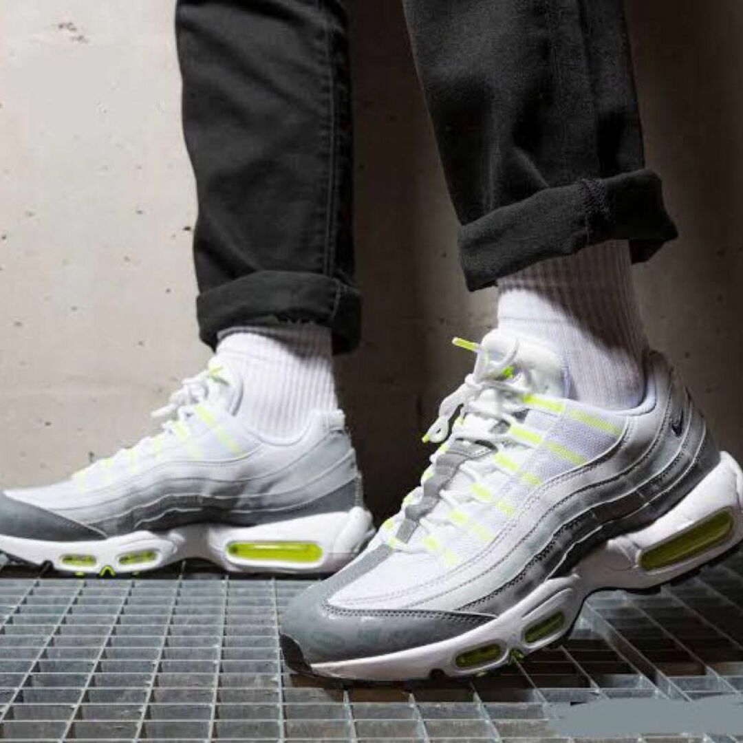 【送料無料】★NIKE AIR MAX 95 dh8256-100 27cm