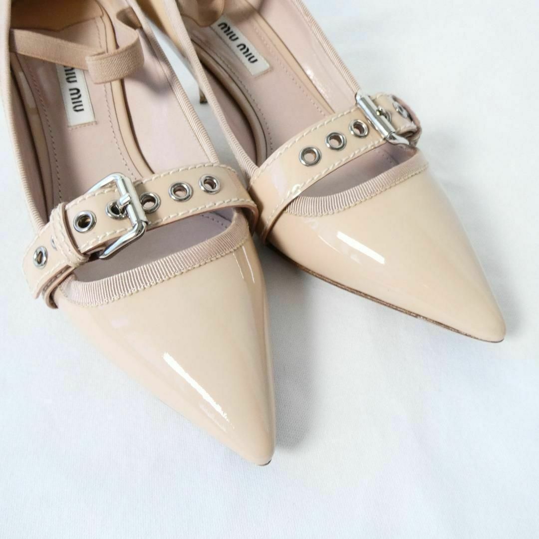 美品 MIUMIU パテントレザー ポインテッドトゥ ローヒール パンプス