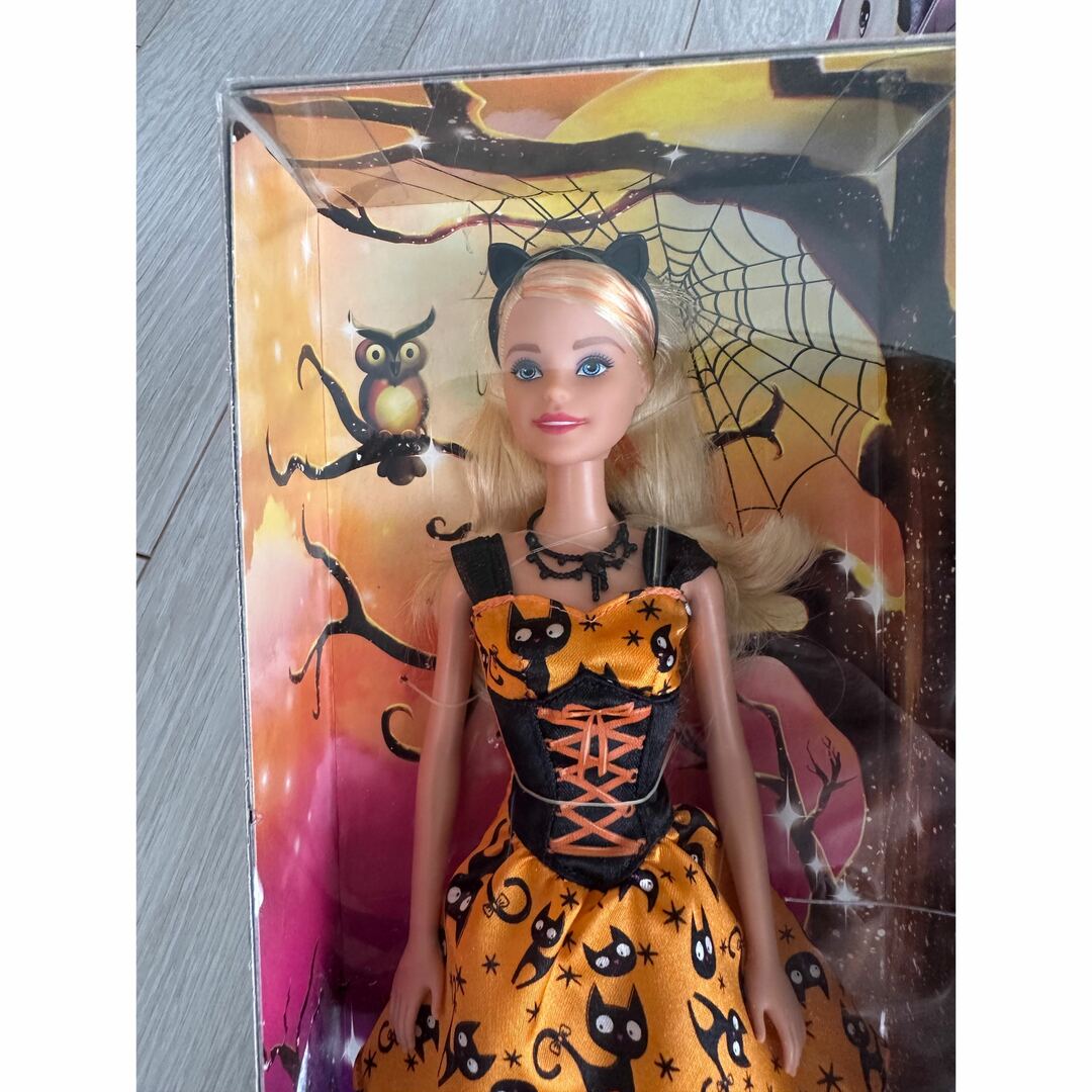 Barbie ハロウィーンチャームバービー人形-