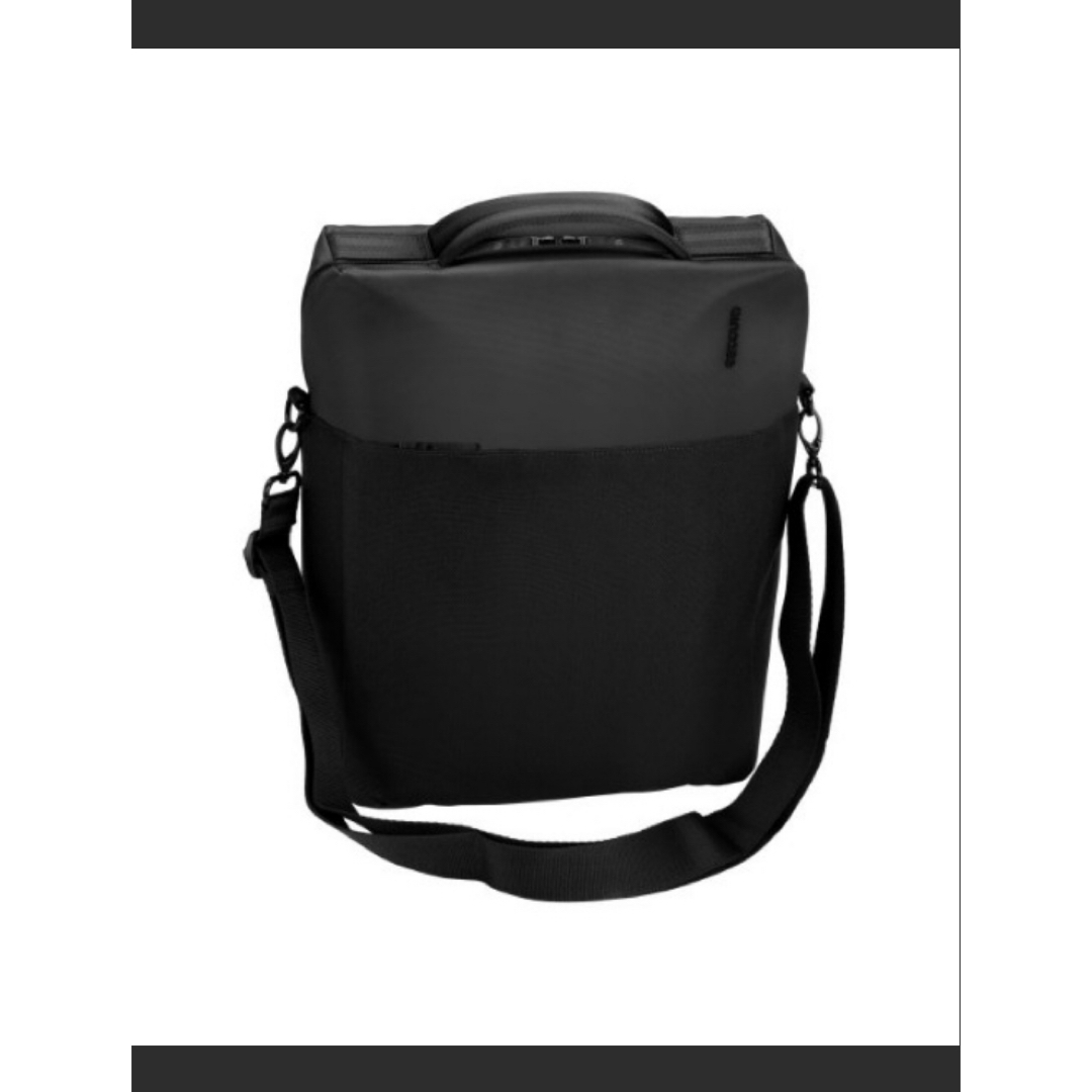 Incase(インケース)のincase インケース ARC TECH TOTE BLACK メンズのバッグ(ショルダーバッグ)の商品写真