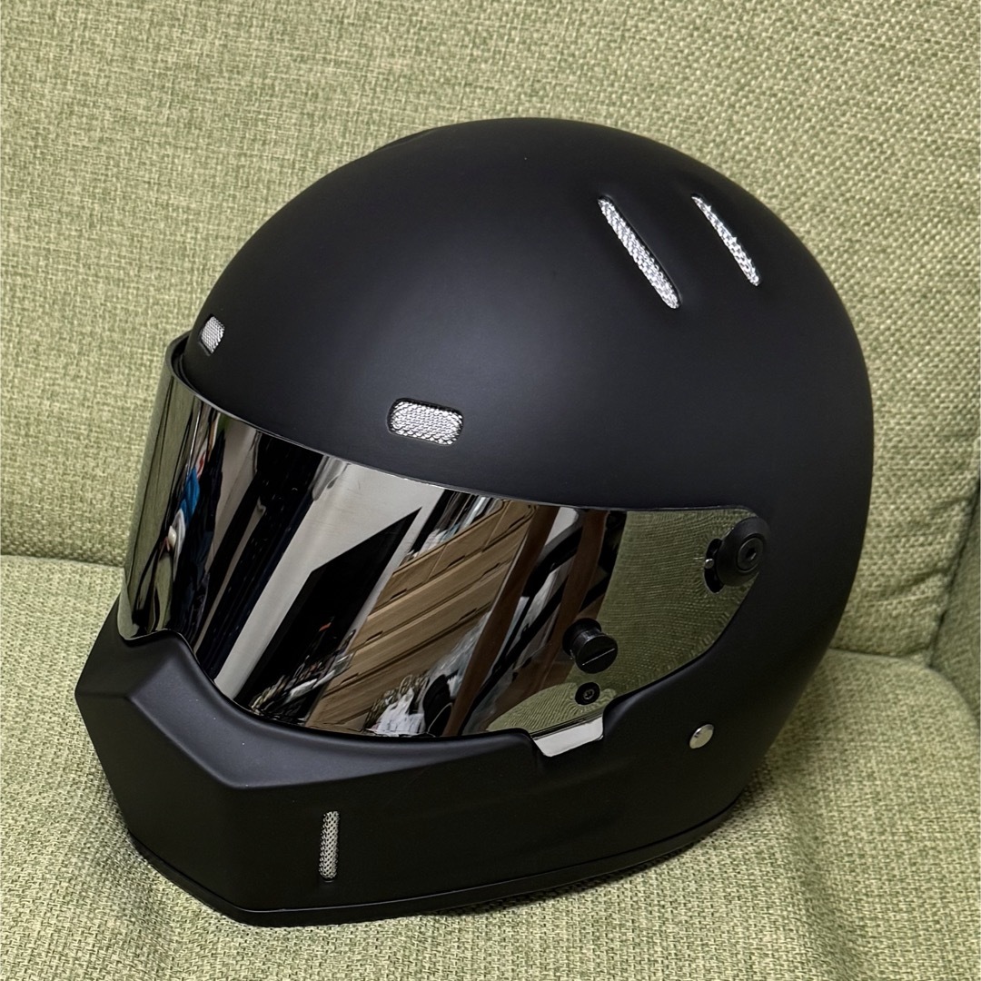 ヘルメット　試着のみ　ブラック　Mサイズ 自動車/バイクのバイク(ヘルメット/シールド)の商品写真