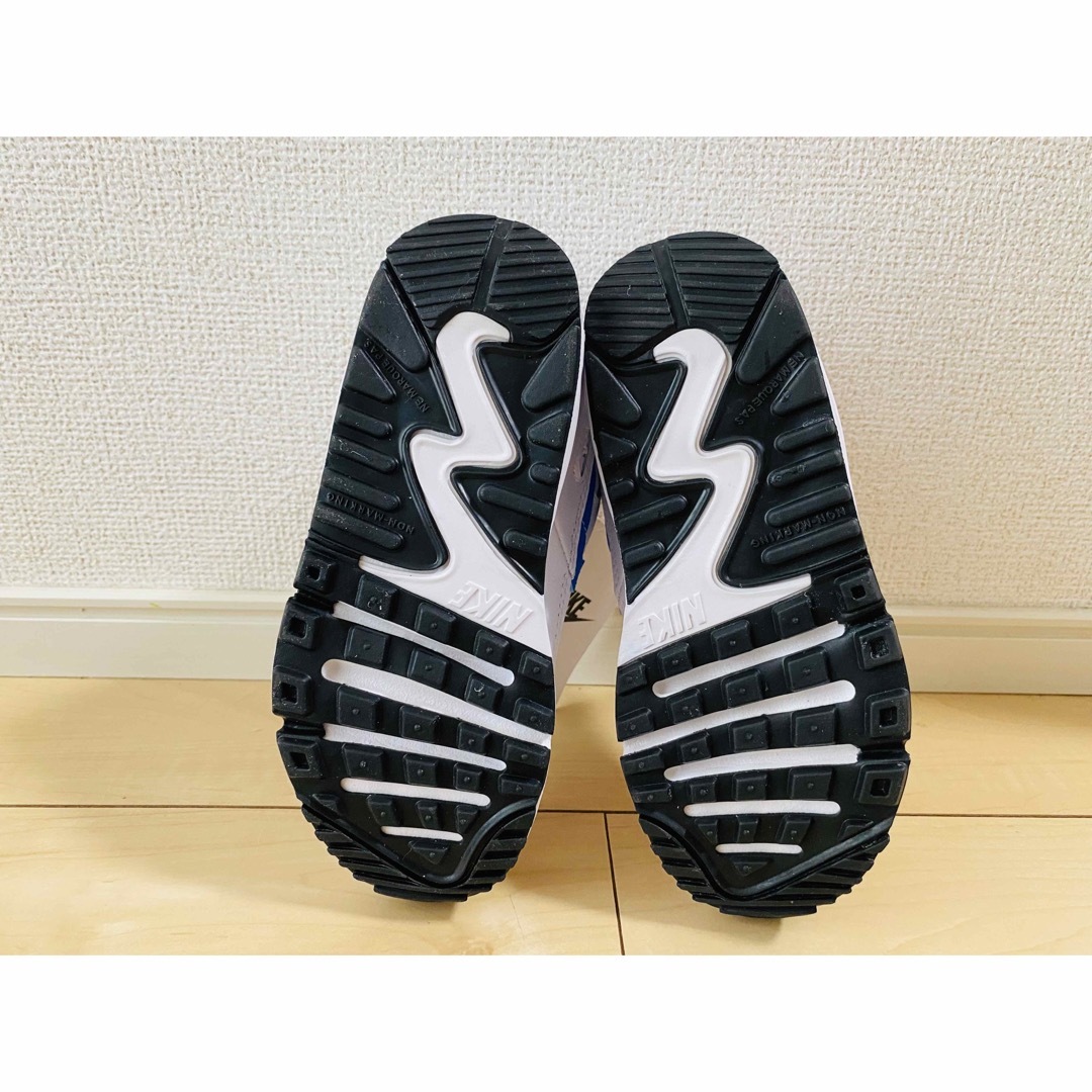 NIKE(ナイキ)のNIKE kids 【NANA様】 キッズ/ベビー/マタニティのキッズ靴/シューズ(15cm~)(スニーカー)の商品写真