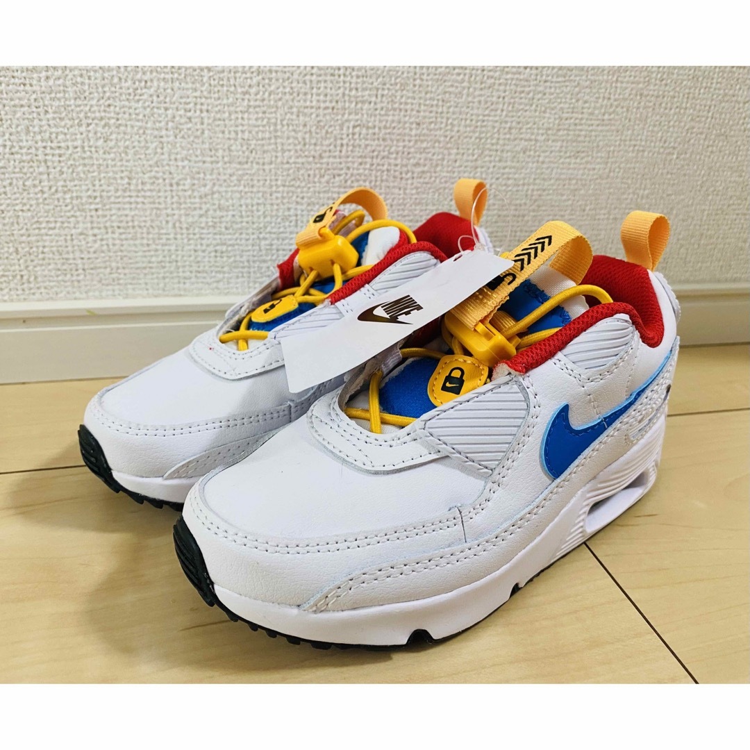 NIKE(ナイキ)のNIKE kids 【NANA様】 キッズ/ベビー/マタニティのキッズ靴/シューズ(15cm~)(スニーカー)の商品写真