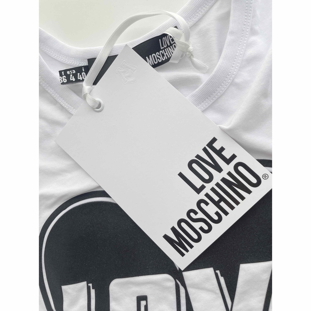 MOSCHINO(モスキーノ)の【新品】MOSCHINO  モスキーノ  ロゴ 半袖Tシャツ ホワイト レディースのトップス(Tシャツ(半袖/袖なし))の商品写真