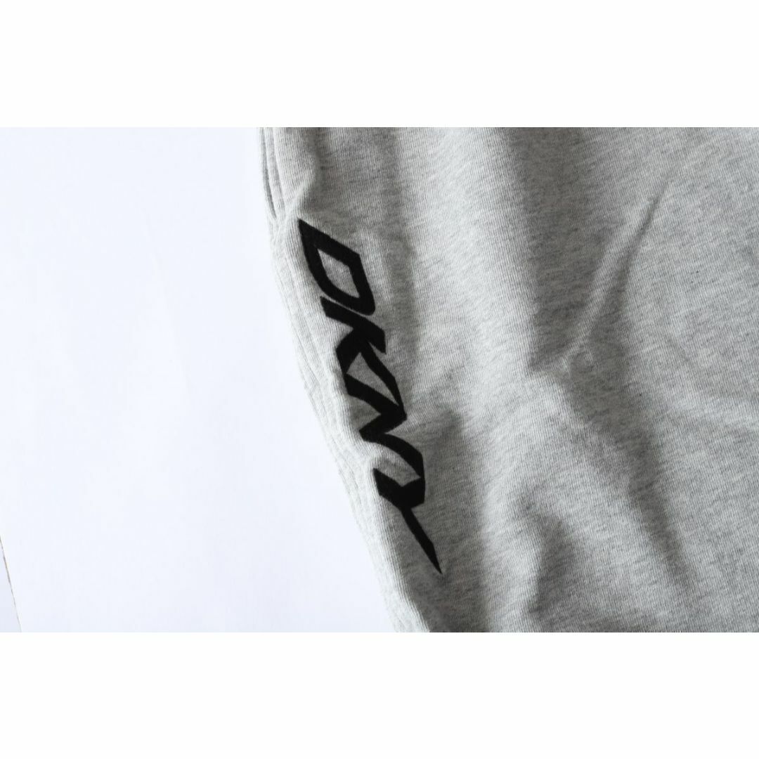 DKNY(ダナキャランニューヨーク)の美品★ダナキャランニューヨーク★メンズ裾ファスナークロップドスラックス灰XL メンズのパンツ(スラックス)の商品写真