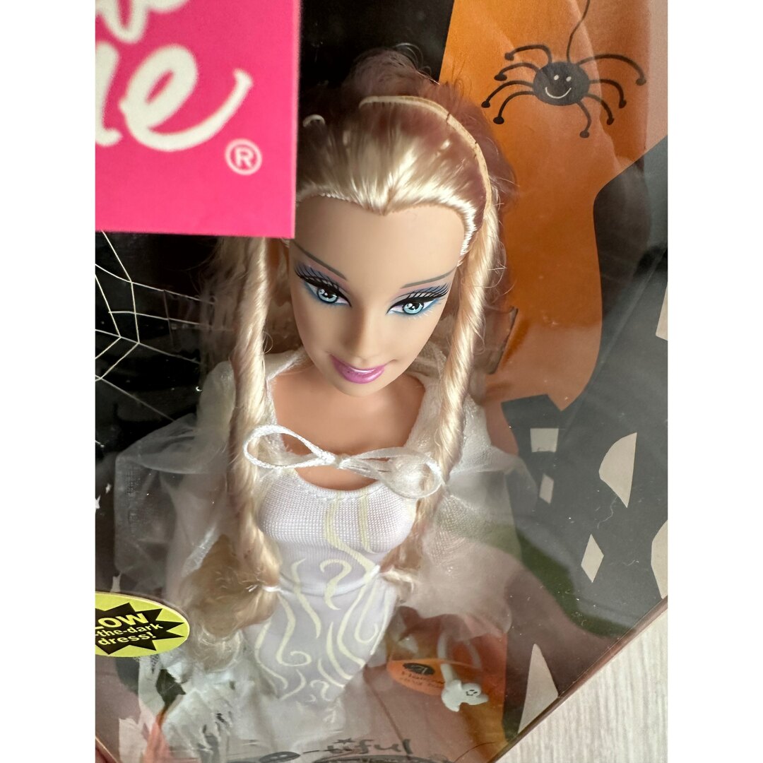 Barbie(バービー)の2004年バービーBarbie ハロウィン　ヴィンテージ  魔女ドレス キッズ/ベビー/マタニティのおもちゃ(ぬいぐるみ/人形)の商品写真