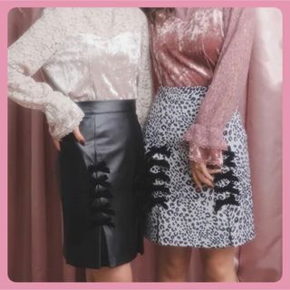 Bubbles - melt the lady fake leather mini skirtの通販｜ラクマ