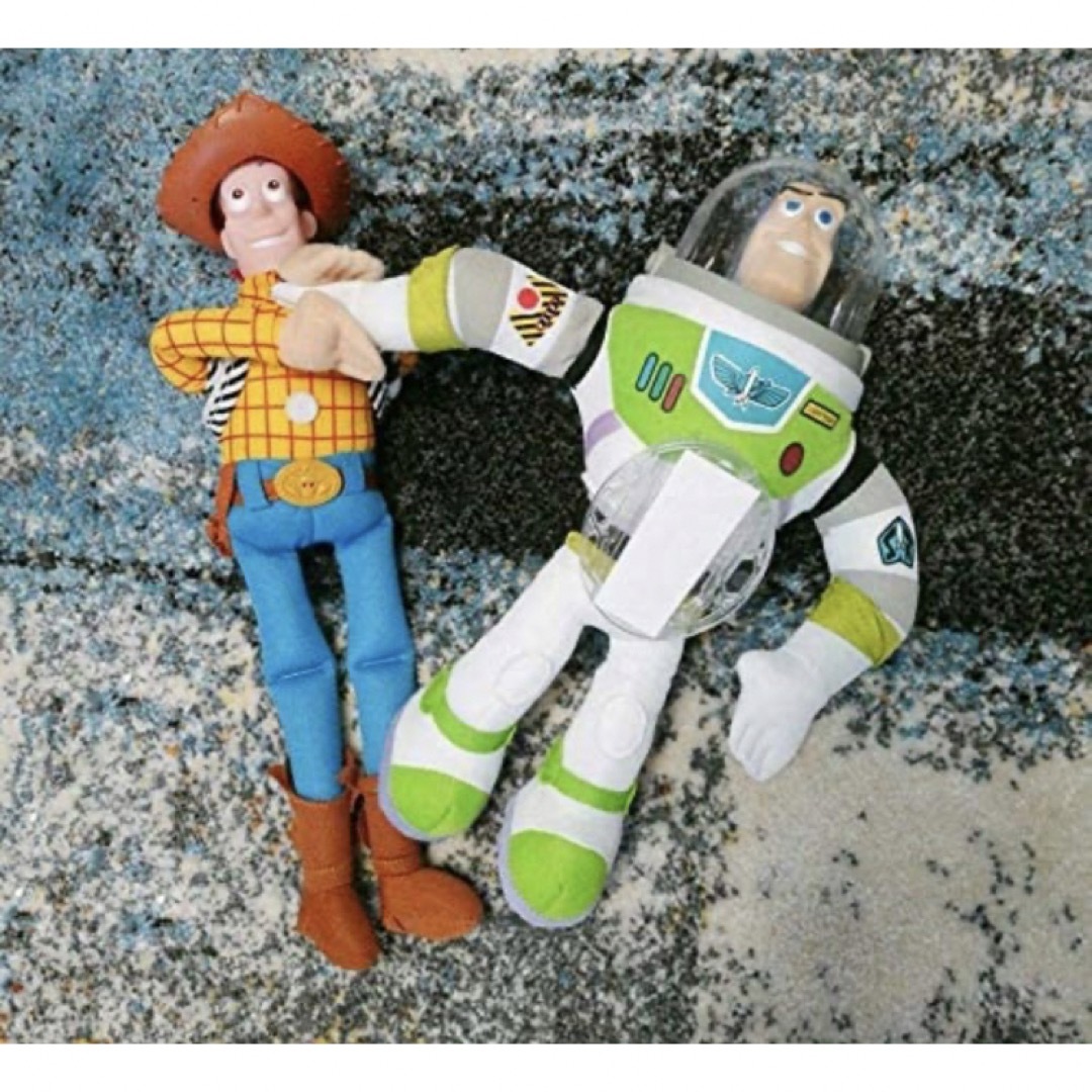 トイストーリー　ウッディー&バズ　車ぶらさがり人形　カーアクセサリー　おもしろ エンタメ/ホビーのおもちゃ/ぬいぐるみ(キャラクターグッズ)の商品写真