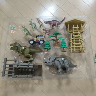 恐竜　おもちゃ(ぬいぐるみ/人形)