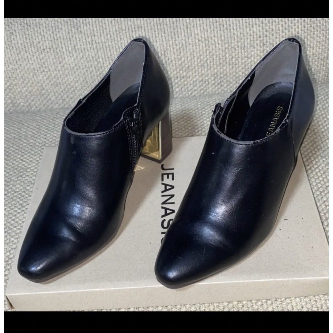 JEANASIS(ジーナシス)のジーナシス　ショートブーツ　ブラック　ゴールド　ブーティー レディースの靴/シューズ(ブーツ)の商品写真