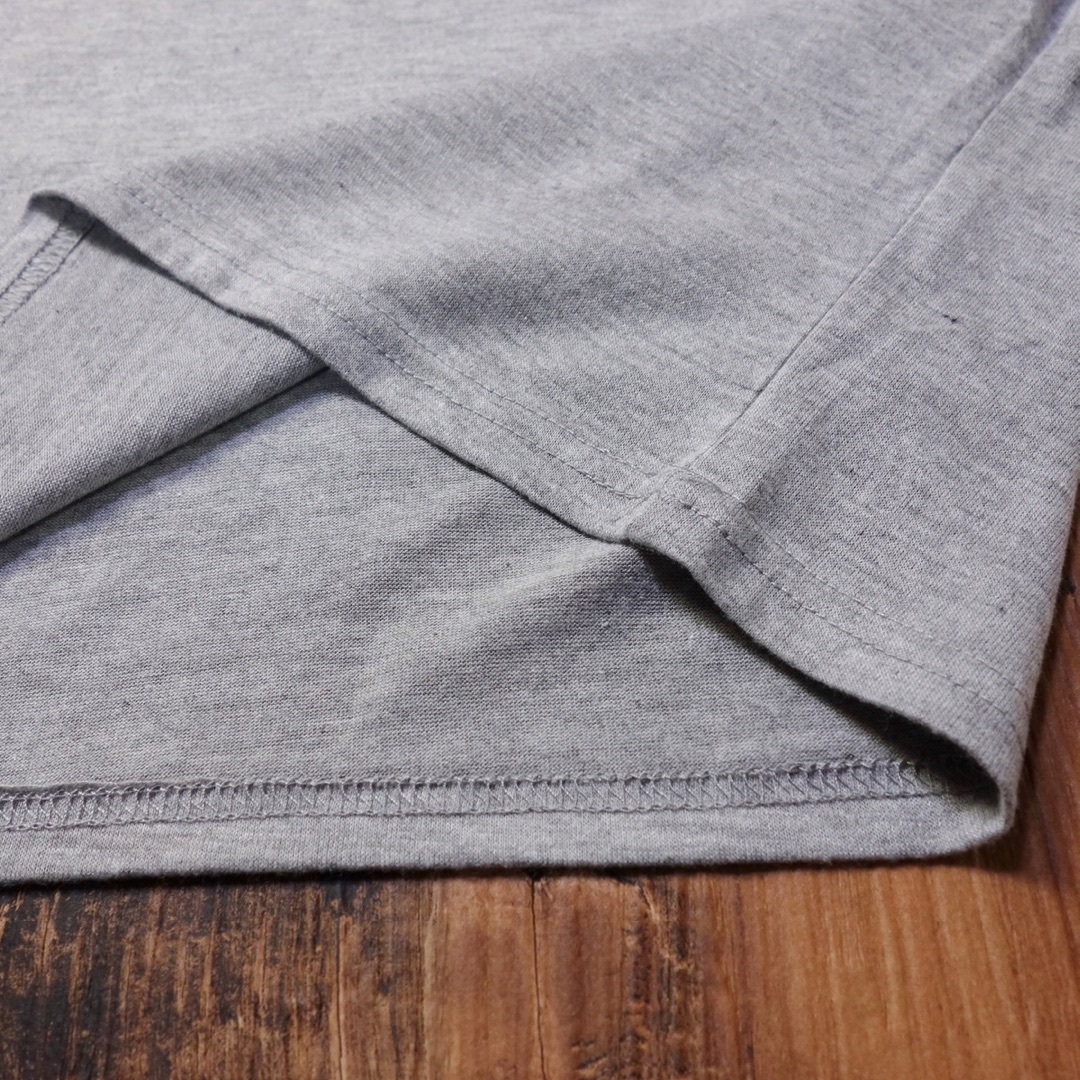 rivet & surge(リベットアンドサージ)のリベットアンドサージ 半袖Tシャツ レディース Mサイズ 古着 グレー FM4 レディースのトップス(Tシャツ(半袖/袖なし))の商品写真